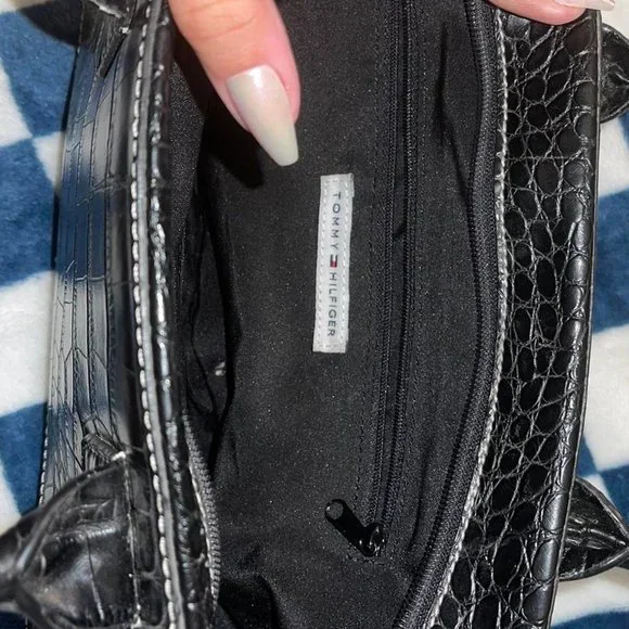 y2k tommy hilfiger purse - Picture 3 of 3